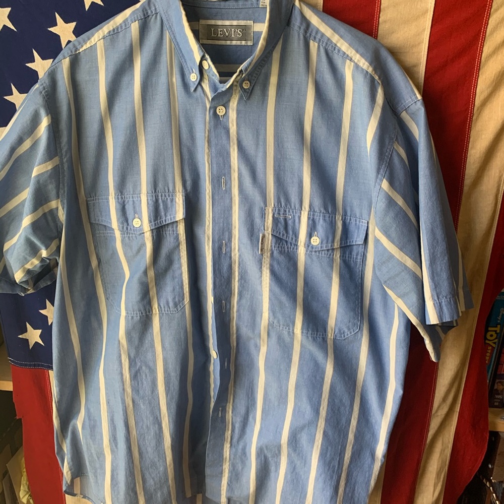 Vintage Levi’s button up (Large)